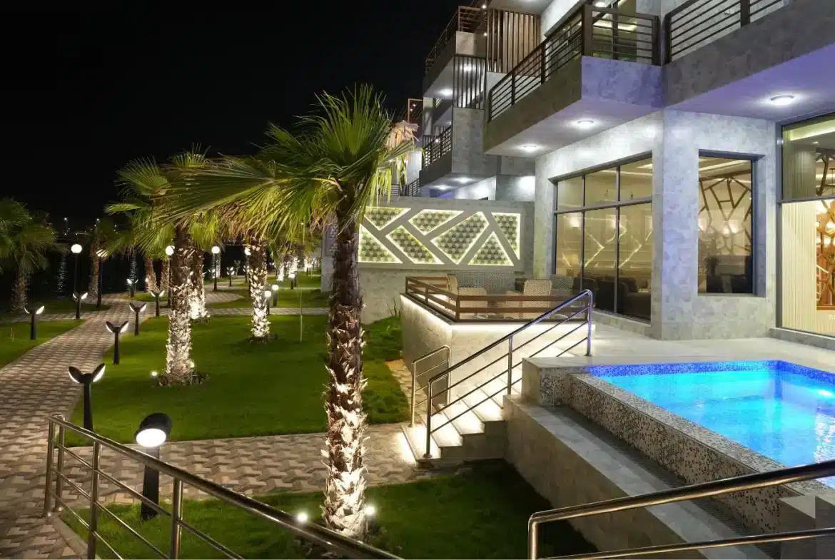 منتجع أجمكان فى الخبر، وحدات فندقية وفلل على الخليج العربي. Ajmkan Resort in Al Khobar, hotel units and villas on the Arabian Gulf.