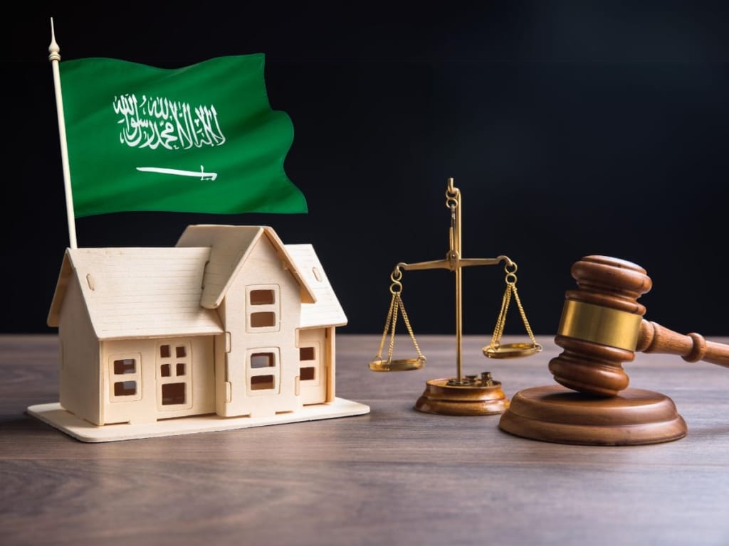 التحديثات القانونية واللوائح العقارية في السعودية: كيف تؤثر على السوق والمستثمرين؟. Legal updates and real estate regulations in Saudi Arabia: How do they affect the market and investors?